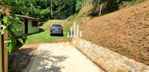 Casa com 3 Quartos para alugar, 300m² no Carangola, Petrópolis