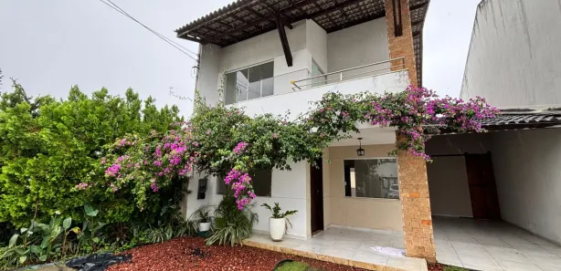 Casa de Condomínio com 4 Quartos para alugar, 260m² no Buraquinho, Lauro de Freitas