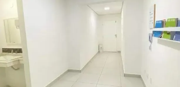 Sala Comercial para alugar, 80m² no Macuco, Santos