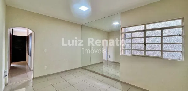 Sala Comercial com 3 Quartos para alugar, 300m² no Santa Efigênia, Belo Horizonte