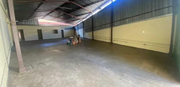 Galpão/Depósito/Armazém para alugar, 284m² no Santa Efigênia, Belo Horizonte