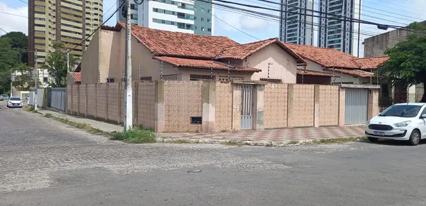 Casa com 3 Quartos à venda, 255m² no Petrópolis, Natal