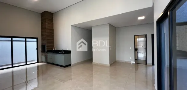Casa de Condomínio com 3 Quartos para venda ou aluguel, 165m² no Jardim Okinawa, Paulínia
