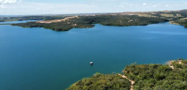 Fazenda/Sítio com 2 Quartos para venda ou aluguel, 200m² no , Abadiânia