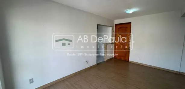 Apartamento com 2 Quartos para alugar, 61m² no Jardim Sulacap, Rio de Janeiro