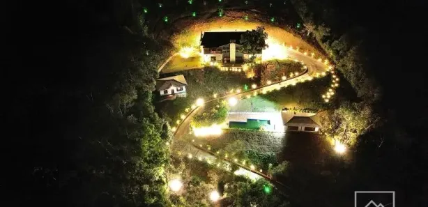 Casa com 5 Quartos para venda ou aluguel, 1060m² no Samambaia, Petrópolis