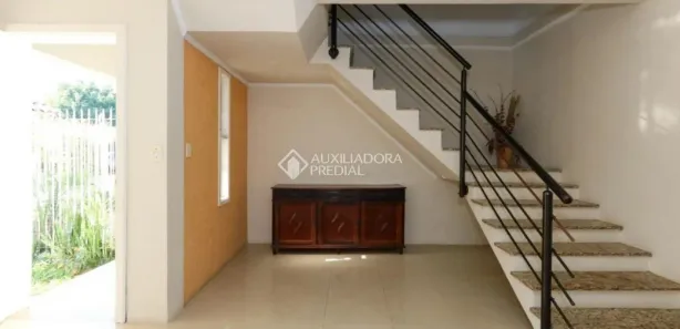Casa com 3 Quartos para alugar, 180m² no Igara, Canoas