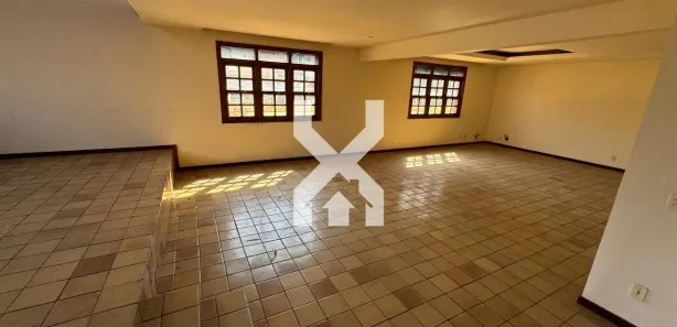 Imóvel Comercial com 7 Quartos para alugar, 640m² no Santa Tereza, Belo Horizonte