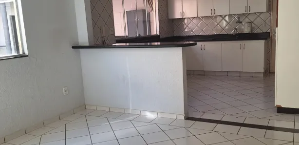 Casa com 3 Quartos para alugar, 250m² no Parque das Laranjeiras, Goiânia