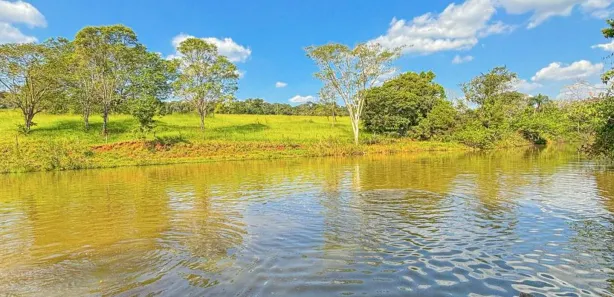 Fazenda/Sítio com 2 Quartos à venda, 436m² no Área Rural, Goianira