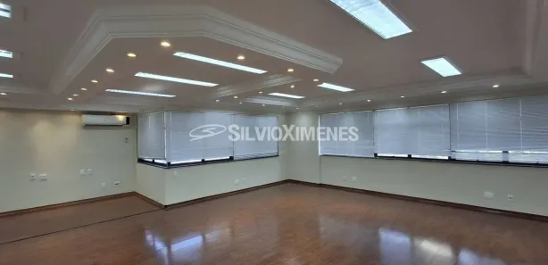 Sala Comercial para alugar, 136m² no Santa Efigênia, Belo Horizonte