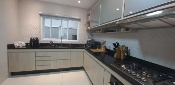 Casa de Condomínio com 3 Quartos para alugar, 160m² no Jardim Astro, Sorocaba