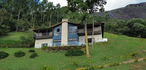 Casa de Condomínio com 8 Quartos para alugar, 8000m² no Samambaia, Petrópolis