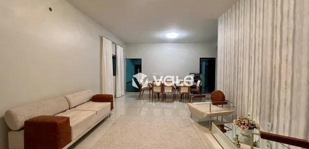 Sobrado com 4 Quartos para alugar, 370m² no Plano Diretor Norte, Palmas