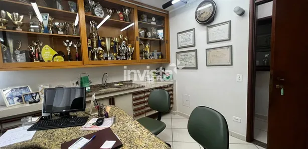 Sala Comercial para alugar, 167m² no Gonzaga, Santos
