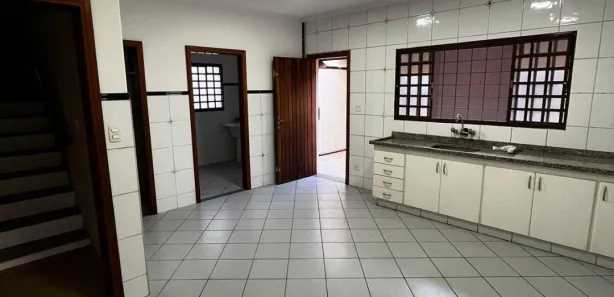 Casa com 3 Quartos à venda, 200m² no Jardim Califórnia, Taubaté