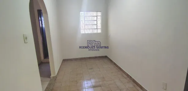 Casa com 3 Quartos para alugar, 108m² no Caiçara-Adelaide, Belo Horizonte