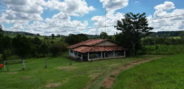 Fazenda/Sítio com 4 Quartos à venda, 1000m² no Área Rural de Inhumas, Inhumas