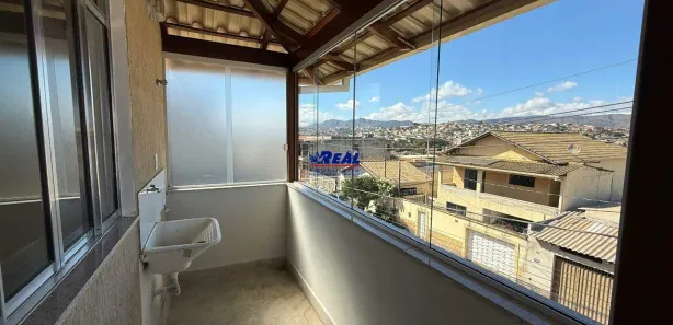 Casa com 3 Quartos para alugar, 45m² no Tirol (Barreiro), Belo Horizonte