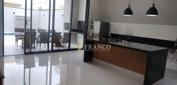 Casa de Condomínio com 3 Quartos à venda, 175m² no Castelo, Tremembé