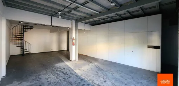 Ponto Comercial para alugar, 200m² no Santa Efigênia, Belo Horizonte