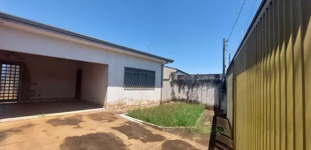 Casa com 3 Quartos à venda, 136m² no Vila Yamada, Araraquara