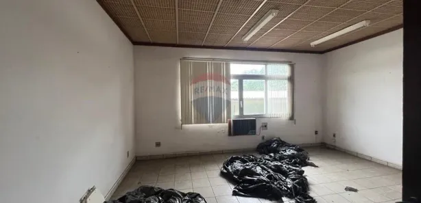 Galpão/Depósito/Armazém à venda, 3084m² no Taquara, Rio de Janeiro
