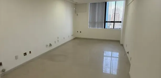 Sala Comercial à venda, 45m² no Stiep, Salvador