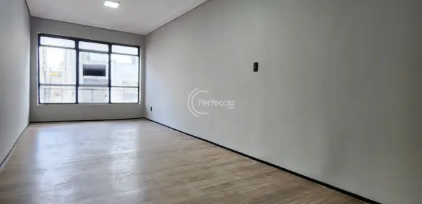 Sala Comercial à venda, 61m² no São Pelegrino, Caxias do Sul