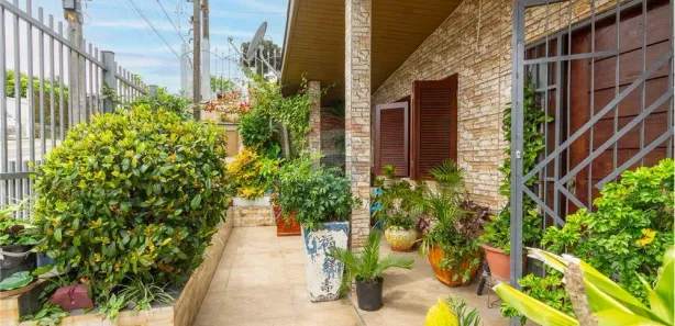 Casa com 3 Quartos à venda, 180m² no Vila Monte Carlo, Cachoeirinha