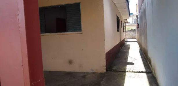 Casa com 1 Quarto para alugar, 60m² no Vila Helena, Suzano