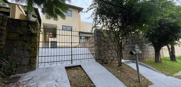 Casa de Condomínio com 4 Quartos para alugar, 460m² no Freguesia (Jacarepaguá), Rio de Janeiro