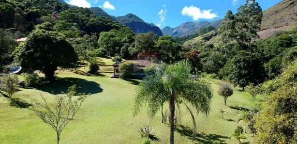 Fazenda/Sítio com 5 Quartos à venda, 312m² no Corrêas, Petrópolis