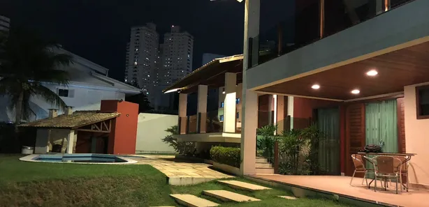 Casa de Condomínio com 4 Quartos para venda ou aluguel, 550m² no Candelária, Natal