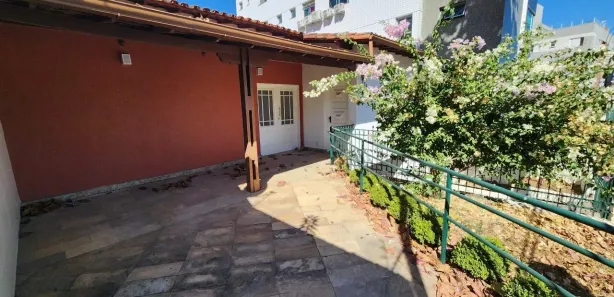 Casa com 6 Quartos para alugar, 250m² no Dona Clara, Belo Horizonte