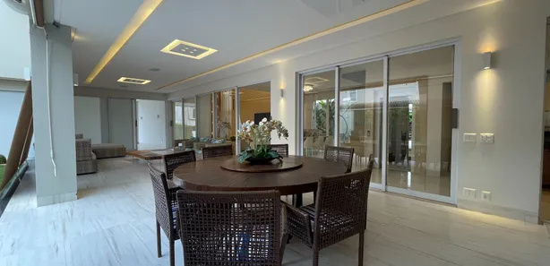 Sobrado com 4 Quartos para alugar, 512m² no Jardins Paris, Goiânia