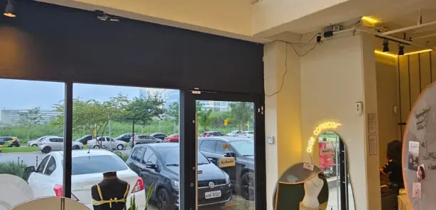 Ponto Comercial para venda ou aluguel, 90m² no Barra Olímpica, Rio de Janeiro