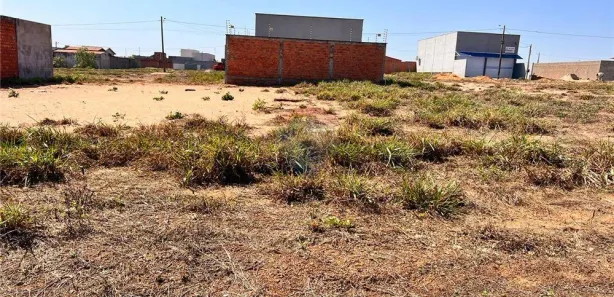 Lote/Terreno à venda, 250m² no Jardim dos Ipês II, Araguaína