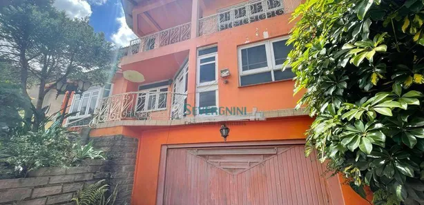 Sobrado com 4 Quartos à venda, 282m² no Jardim do Bosque, Cachoeirinha