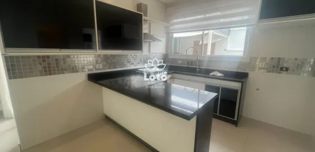 Casa de Condomínio com 4 Quartos para venda ou aluguel, 220m² no Fazenda Rodeio, Mogi das Cruzes