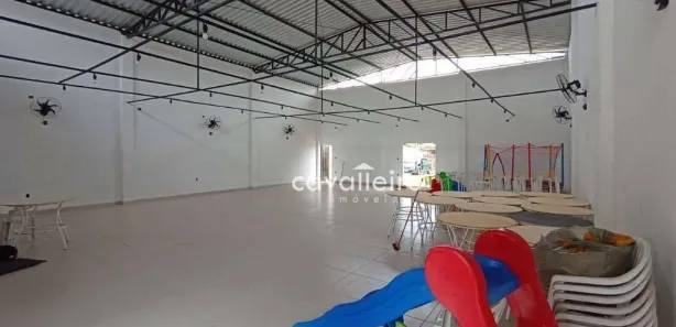 Galpão/Depósito/Armazém à venda, 180m² no Jardim Atlântico Central (Itaipuaçu), Maricá