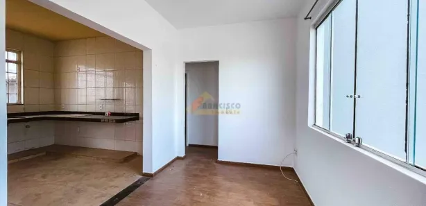 Casa com 3 Quartos para alugar, 95m² no São José, Divinópolis