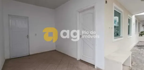 Casa de Condomínio com 3 Quartos para alugar, 140m² no Vila Valqueire, Rio de Janeiro