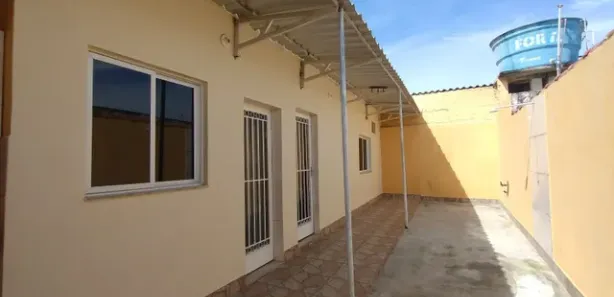 Casa com 1 Quarto para alugar, 35m² no Chacrinha, Nova Iguaçu
