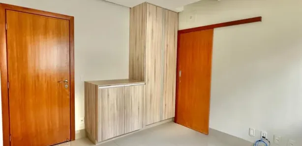 Casa com 3 Quartos para venda ou aluguel, 260m² no Jardins Valência, Goiânia