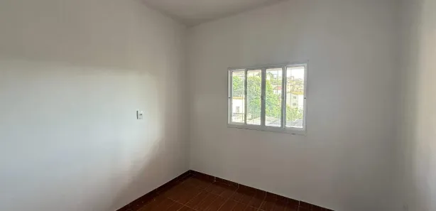 Casa com 2 Quartos para alugar, 65m² no São Marcos, Belo Horizonte
