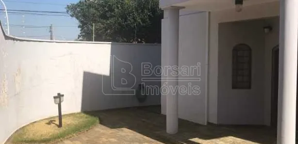Sobrado com 4 Quartos à venda, 285m² no Vila Yamada, Araraquara