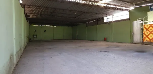 Galpão/Depósito/Armazém para venda ou aluguel, 600m² no Taquara, Rio de Janeiro