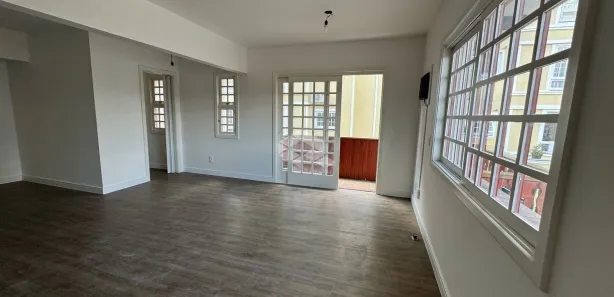 Sala Comercial à venda, 38m² no Centro, Gramado