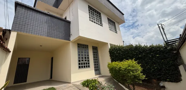 Casa com 3 Quartos para alugar, 150m² no Santa Lúcia, Betim